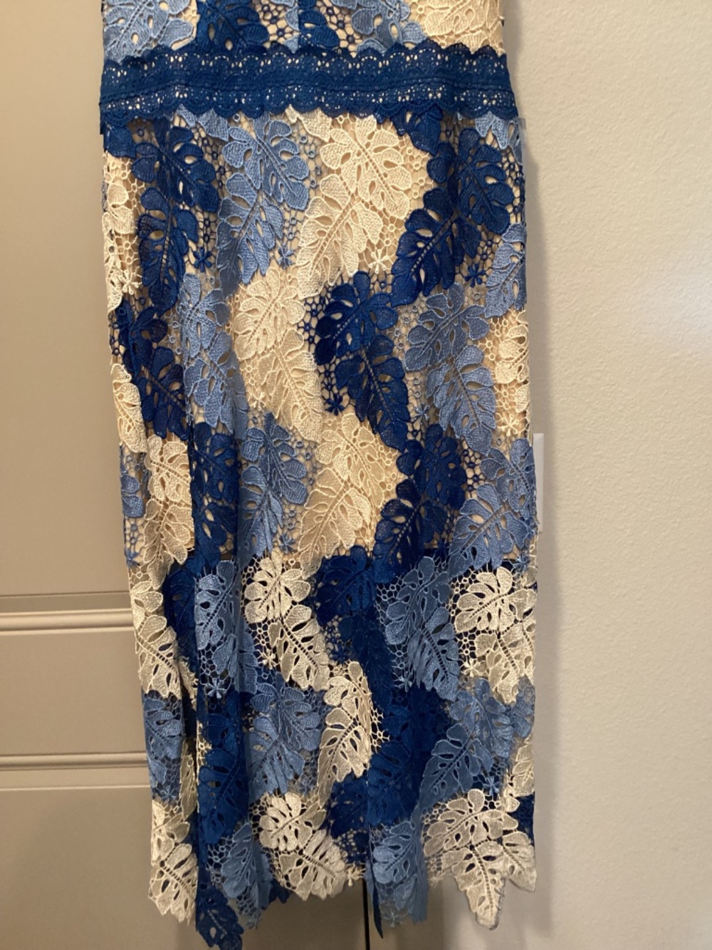 Adelyn Rae Adeline Palm Lace Midi Dress, size XL - Picture 5 of 12
